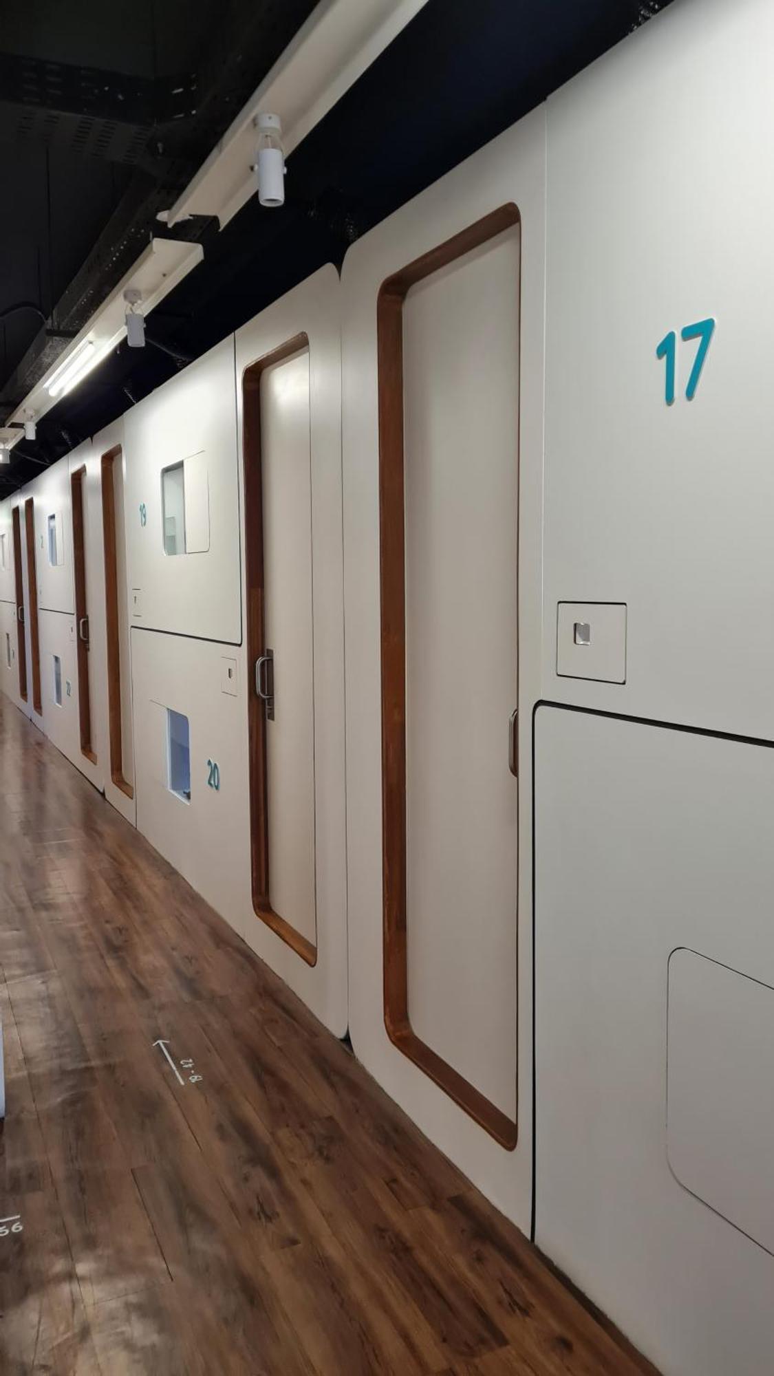 Bobopod Alun-alun, Capsule hotel